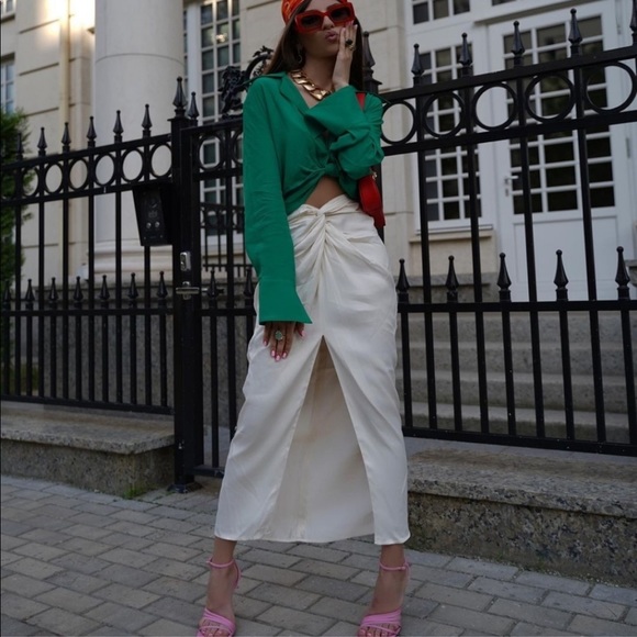 ZARA knotted crop top - Picture 6 of 11